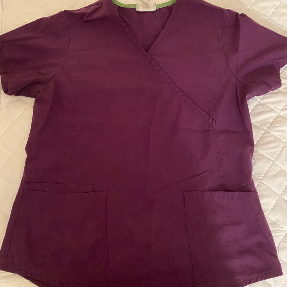 Scrub tops - Picture 2 of 8